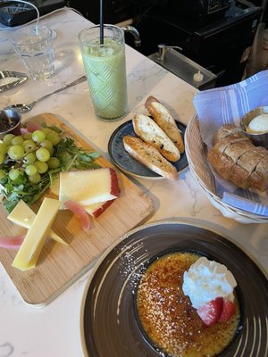 Café Saint-Germain by null