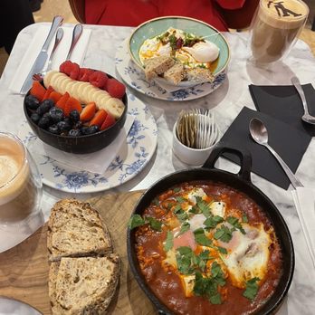 Drunch - Shakshuka, açaí bowl - Modern European Near Me - London, XGL