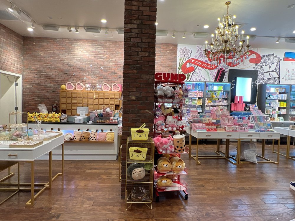 FANLOLI STONERIDGE Updated October 2024 1 Stoneridge Mall Rd