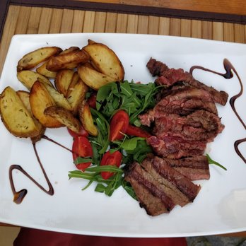 Inn Bufalito - Medium rare sirloin - Cucina campana Near Me - Sorrento, NA Inn Bufalito - Medium rare sirloin - Cucina campana Near Me - Sorrento, NA