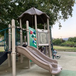 Sierra Vista Park - Spacious playground