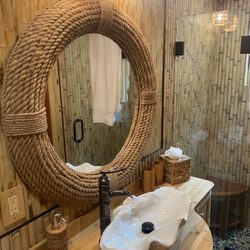 Victorian Mansion at Los Alamos - Castaway Bathroom