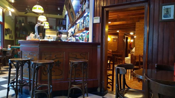 Bar Esterri by null