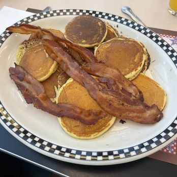 Americana Diner - Silver Dollar Pancakes with bacon - Diners Near Me - Shrewsbury, New Jersey Americana Diner - Silver Dollar Pancakes with bacon - Diners Near Me - Shrewsbury, New Jersey
