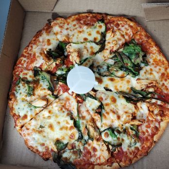 Savannah Pizza - Thin crust with spinach and chicken - Pizza Near Me - Townsend, Georgia