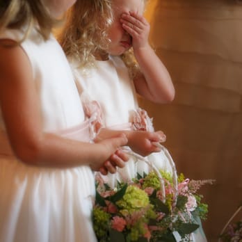 Maclone Photography - Bella the crying flower girl. Marblehead - Event Photography Near Me - Boston, Massachusetts Maclone Photography - Bella the crying flower girl. Marblehead - Event Photography Near Me - Boston, Massachusetts