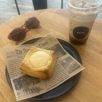 Rêve Coffee - Banana Foster Latte & Warm Cheese Danish - Coffee & Tea Near Me - New York, New York Rêve Coffee - Banana Foster Latte & Warm Cheese Danish - Coffee & Tea Near Me - New York, New York