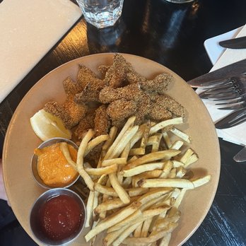 Oeste Bar & Cafe - Catfish and chips - Burgers Near Me - Oakland, California Oeste Bar & Cafe - Catfish and chips - Burgers Near Me - Oakland, California