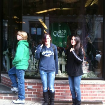 Carlo's Bakery - Could not stand in line for 3 hours to buy a cake, so we settle for just a picture in front - Bakeries Near Me - Hoboken, New Jersey