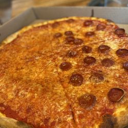 Lo Piccolo's Pizza - I can guarantee you will never eat another pie around here after you try out Lo Piccolo's... Easily a 10 out of 10 pizza