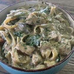 Yummies Cafe - Jerk Alfredo