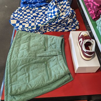 Foot Locker - Nike skirt - Sports Wear Near Me - Markham, Ontario