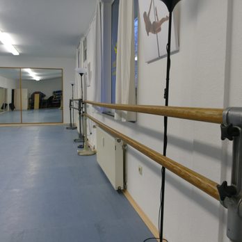 Tanzstudio Dance Line - kleiner Ballettsaal - Dance Schools Near Me - Wiesbaden, HE