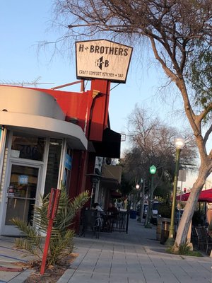 H Brothers by null
