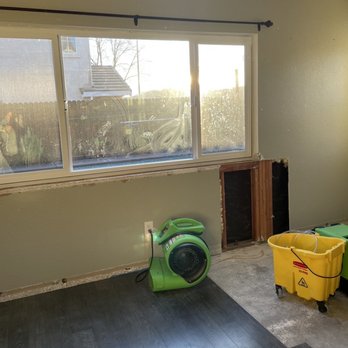 Antioch Glass - Failed Retrofit vinyl replacement window. Destroyed house. - Auto Glass Services Near Me - Antioch, California