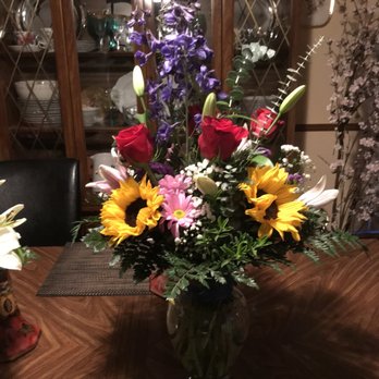 Paul's Flower Boutique - Beautiful arrangement - Florists Near Me - Haltom City, Texas Paul's Flower Boutique - Beautiful arrangement - Florists Near Me - Haltom City, Texas