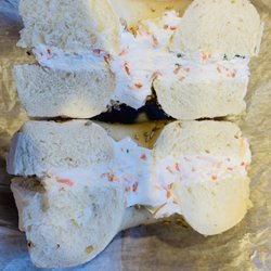 Bagel Girl - Sesame bagel w/ vegetable cream cheese