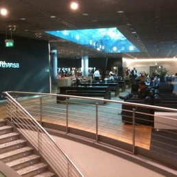 Wide shot of the lounge