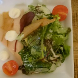 Lump, Stein & Küchenmeister - Frisch geräuchertes Forellenfilet, Salatbouquet, Meerrettichcreme und Röstbrot 6,80 €