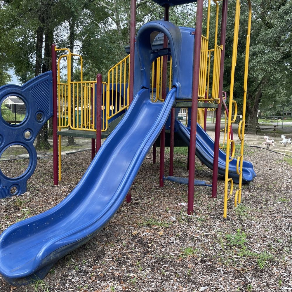Dixon Park - Parks Near Me - Saraland, Alabama