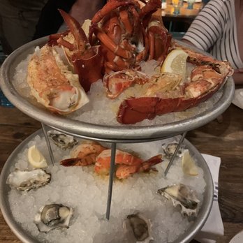 Herringbone Waikiki - Seafood Near Me - Honolulu, Hawaii
