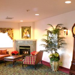 Country Meadows Village - Alcoves and extra seating spaces throughout the campus allow for gatherings and get-togethers to happen outside your apartments.