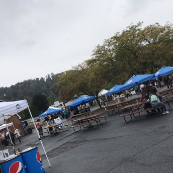 Lehigh Valley Zoo - Wine festival tents - Zoos Near Me - Schnecksville, Pennsylvania Lehigh Valley Zoo - Wine festival tents - Zoos Near Me - Schnecksville, Pennsylvania