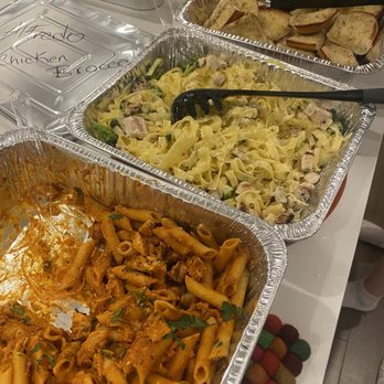 Nonna’s Pizza & Pasta - Penne Vodka Fettucine Alfredo with Chicken and Broccoli - Pizza Near Me - Monroe, Connecticut Nonna’s Pizza & Pasta - Penne Vodka Fettucine Alfredo with Chicken and Broccoli - Pizza Near Me - Monroe, Connecticut