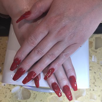 V & V Nail Spa - Tracey is the best!!!! I wanted bling... and I got it!!! Thank You Tracey!!! - Nail Salons Near Me - Beaverton, Oregon