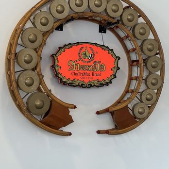 ChaTraMue Original Thai Tea - Thai musical instrument hanging on wall, khong wong @veefoodlife - Bubble Tea Near Me - Los Angeles, California