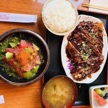 Tomo Japanese Restaurant - Chicken katsu and poke salad - Japanese Near Me - Arcata, California Tomo Japanese Restaurant - Chicken katsu and poke salad - Japanese Near Me - Arcata, California