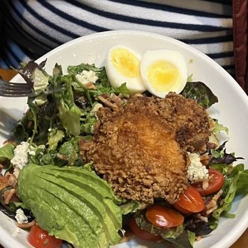 Sunset Alehouse - Cob salad with fried chicken - Burgers Near Me - Issaquah, Washington