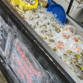 Union City Market - Oysters - Souvenir Shops Near Me - Union, Washington