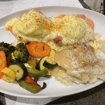 La Petite Auberge - Smoked salmon benedict - French Near Me - Fredericksburg, Virginia