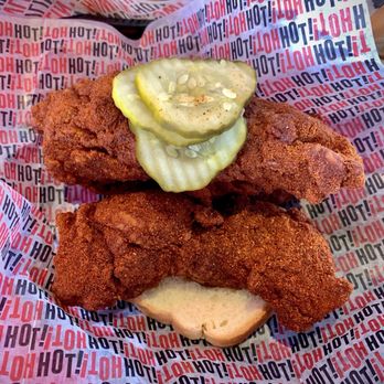 Howlin' Ray's - 3 massive tenders - medium spicy - Southern Near Me - Pasadena, California
