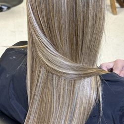 Walk of Fame Salon