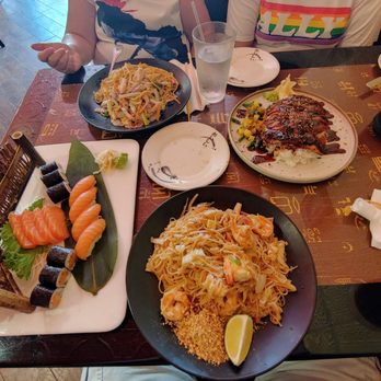 Little Tokyo - Salmon Lover, Hibachi Noodle, unagi Don, Pad Thai - Japanese Near Me - Galena, Illinois Little Tokyo - Salmon Lover, Hibachi Noodle, unagi Don, Pad Thai - Japanese Near Me - Galena, Illinois