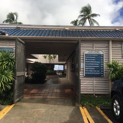 Leeward Physical Therapy - Entrance from parking lot... beside Foodland