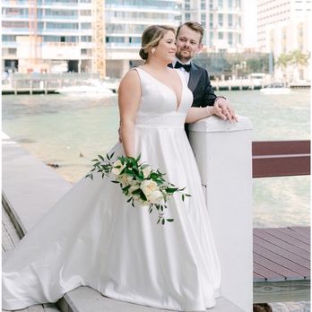 Aynur's Alterations - Sewing & Alterations Near Me - Arlington Heights, Illinois