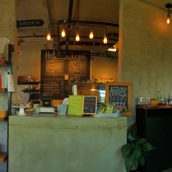 Up Roll Cafe - Honolulu - Good atmosphere even toys for children! - Sushi Bars Near Me - Honolulu, Hawaii Up Roll Cafe - Honolulu - Good atmosphere even toys for children! - Sushi Bars Near Me - Honolulu, Hawaii