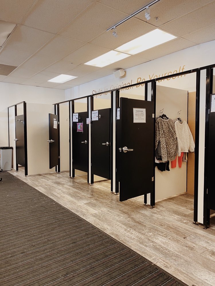 PLATO’S CLOSET Updated October 2024 18 Photos & 77 Reviews 14528 W Center Rd, Omaha