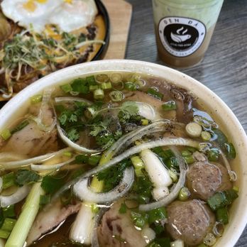 Den Da Coffee & Tea Restaurant  - Pho dac biet - Coffee & Tea Near Me - Westminster, California