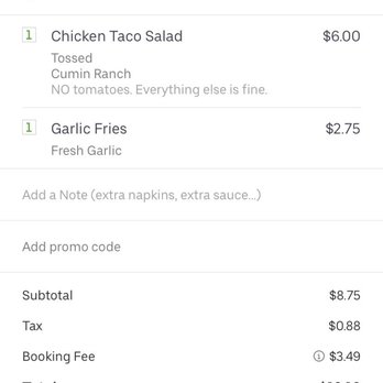 Photo of Razzo's Pizza and Salads - Oakland, CA, United States. I selected FRESH garlic which they offered.