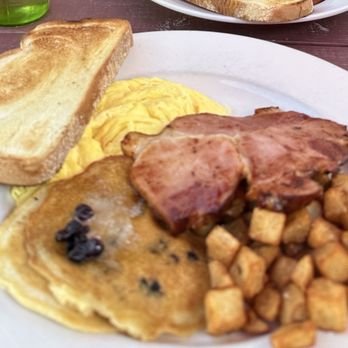 Cafe This Way - The country breakfast - New American Near Me - Bar Harbor, Maine Cafe This Way - The country breakfast - New American Near Me - Bar Harbor, Maine