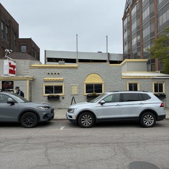 Henrys Diner - Outside photo - Diners Near Me - Burlington, Vermont