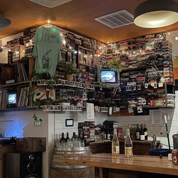 Banter Wine - Beautiful decor - Wine Bars Near Me - El Cerrito, California Banter Wine - Beautiful decor - Wine Bars Near Me - El Cerrito, California