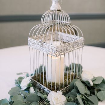 Lucky Wild Free - Centerpieces - Floral Designers Near Me