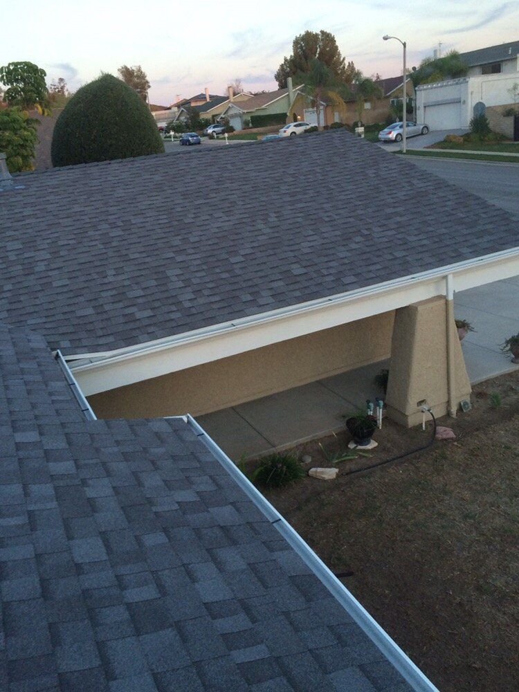 Slide of Gomez Roofing