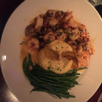 Bahama Breeze - Shrimp & grits! - Bars Near Me - Miami, Florida
