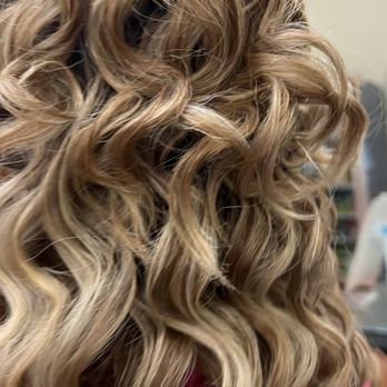 Pretty Woman Salon - Beautiful style - Hair Stylists Near Me - Everett, Washington Pretty Woman Salon - Beautiful style - Hair Stylists Near Me - Everett, Washington